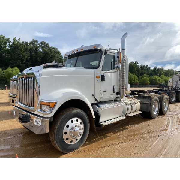 2020 INTERNATIONAL HX520 Day Cab Truck