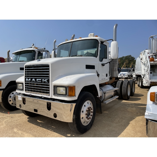 2007 MACK CHN613 Day Cab Truck