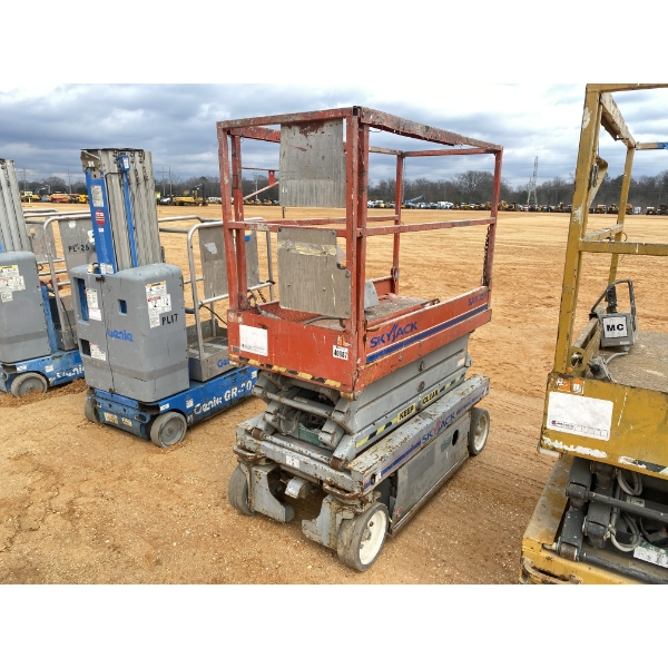 2013 SKYJACK SJIII-3219 Scissor Lift