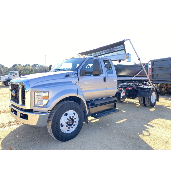 2024 FORD F750 Roll Off Truck