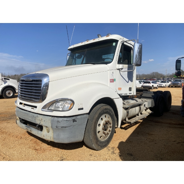 2007 FREIGHTLINER COLUMBIA Day Cab Truck