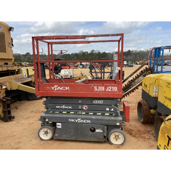 SKYJACK SJII 3219 Scissor Lift