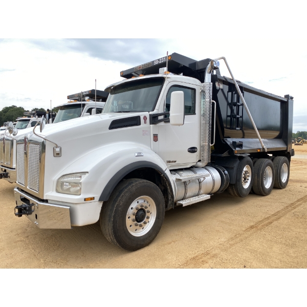 2020 KENWORTH T880 Dump Truck