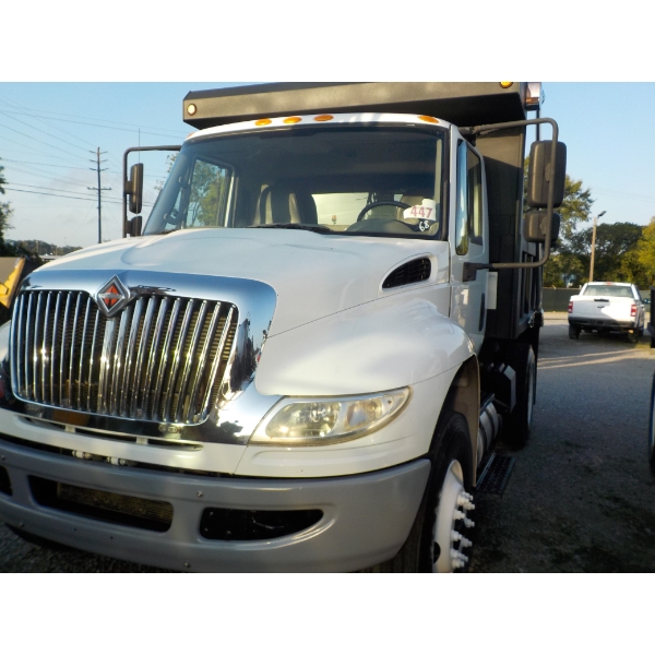 2017 INTERNATIONAL 7000 Dump Truck