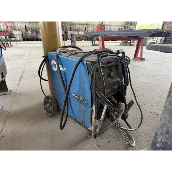 MILLER MILLERMATIC 252 WELDER