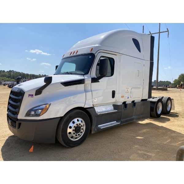 2018 FREIGHTLINER CASCADIA Sleeper Truck