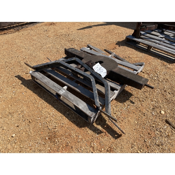 5TH WHEEL PLATE & MOUNTING BRACKET