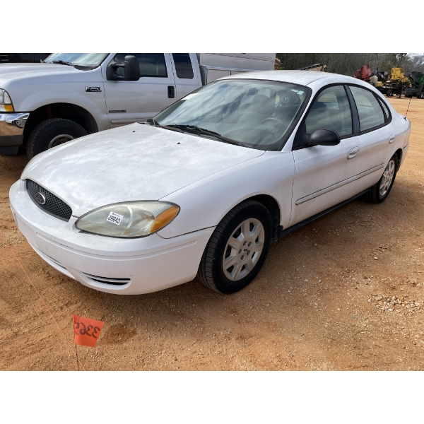 2005 FORD TAURUS Automobile