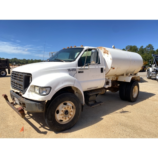 2000 FORD F750 XL Water Truck