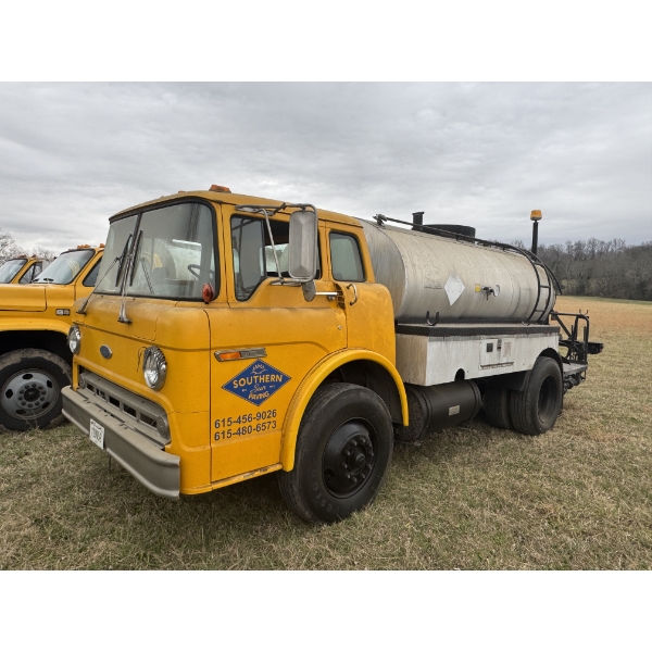 1989 FORD C8000 Asphalt Distributor Truck