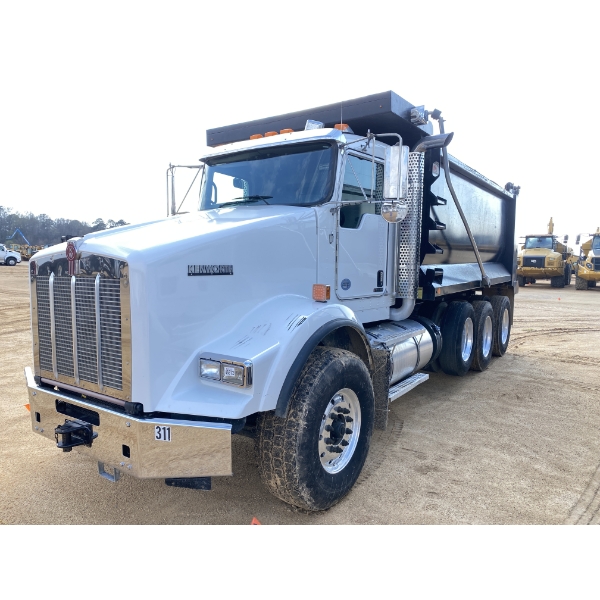 2019 KENWORTH T800 Dump Truck