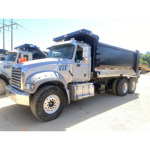 2015 MACK GU713 Dump Truck