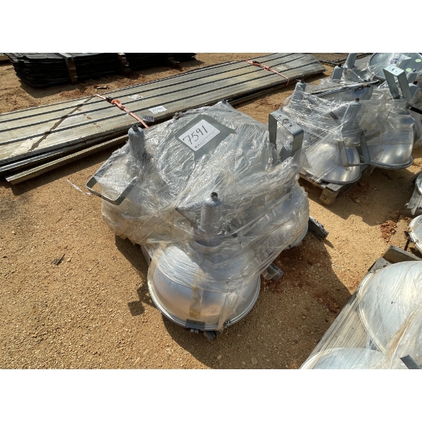WAREHOUSE LIGHT FIXTURES (5)