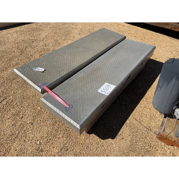 ALUM DIAMOND PLATE TOOL BOX
