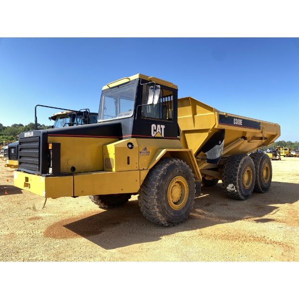 1998 CAT D300E Articulated Truck