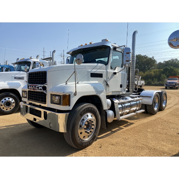 2021 MACK PI64T Day Cab Truck