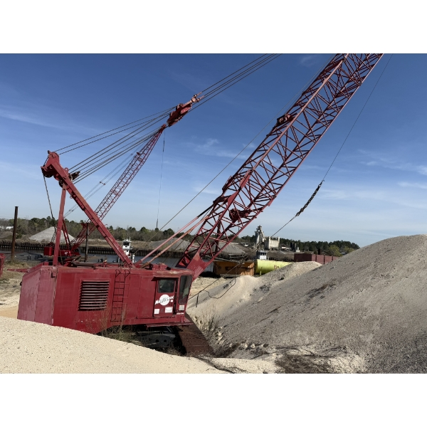MANITOWOC 4100W Crawler Crane
