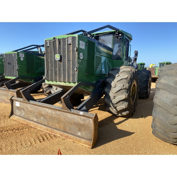 2017 JOHN DEERE 748L Skidder