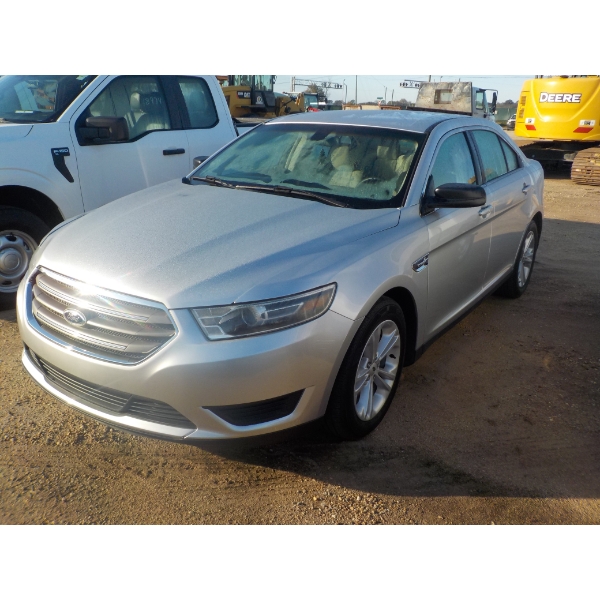 2016 FORD TAURUS Automobile