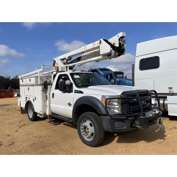 2015 FORD F550 XL Bucket Truck