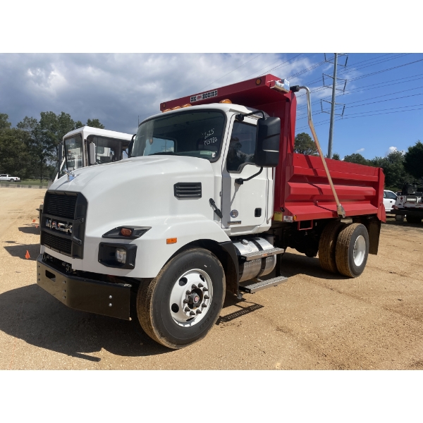 2023 MACK MD642-4R Dump Truck
