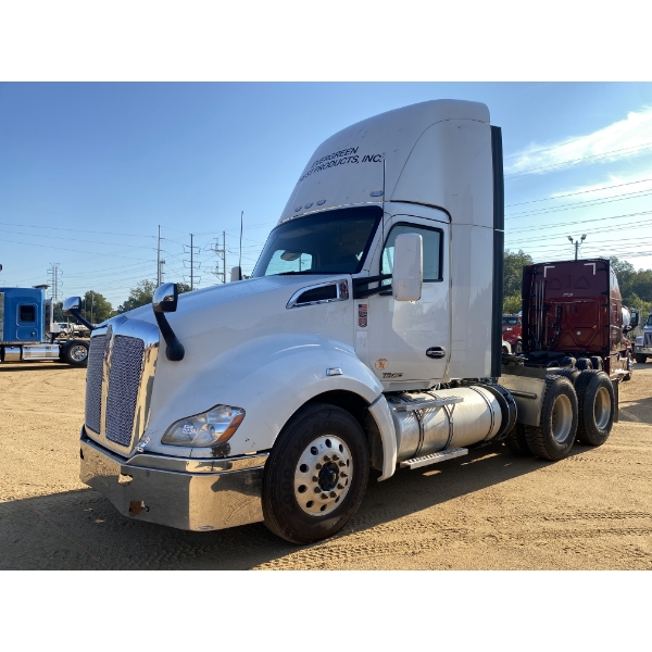 2021 KENWORTH T680 Day Cab Truck