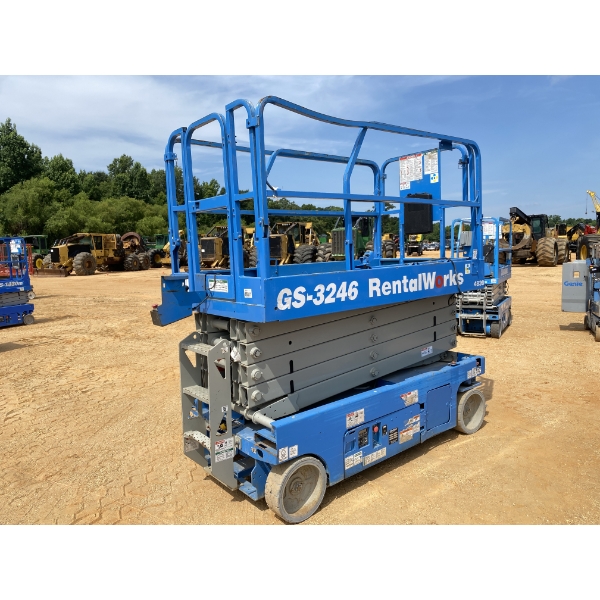 2017 GENIE GS3246 Scissor Lift