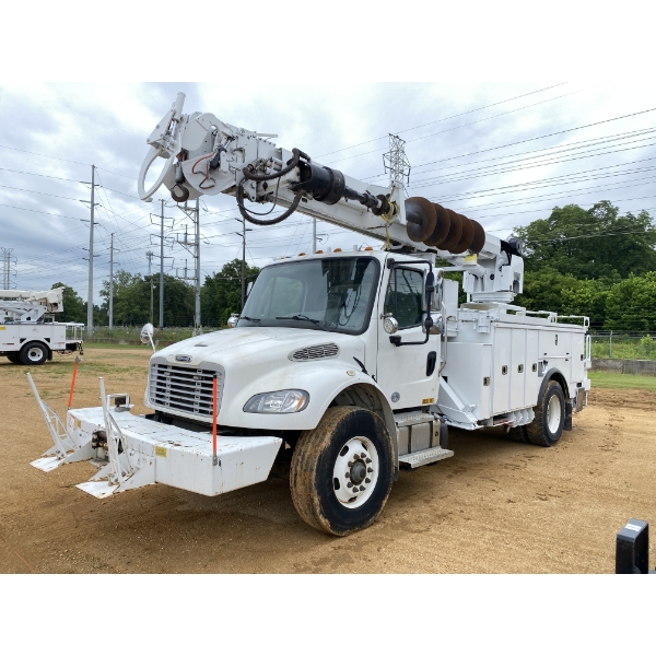 2016 FREIGHTLINER M2 Digger Derrick Truck