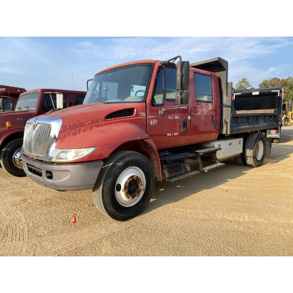 2004 INTERNATIONAL 4400 Dump Truck