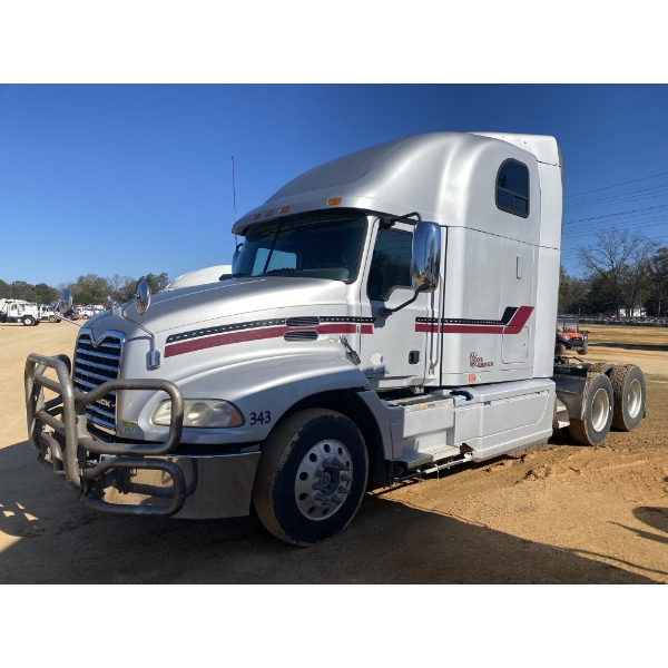 2016 MACK CXU613 Sleeper Truck