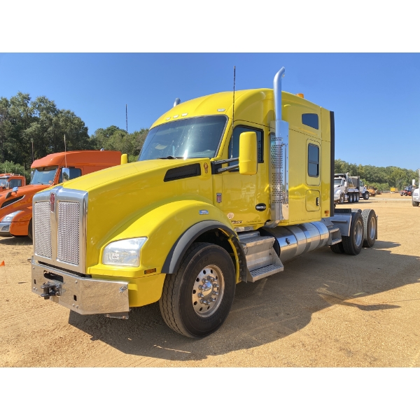 2020 KENWORTH T880 Sleeper Truck
