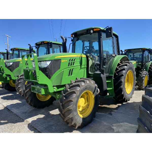 2014 JOHN DEERE 6105M Farm Tractor