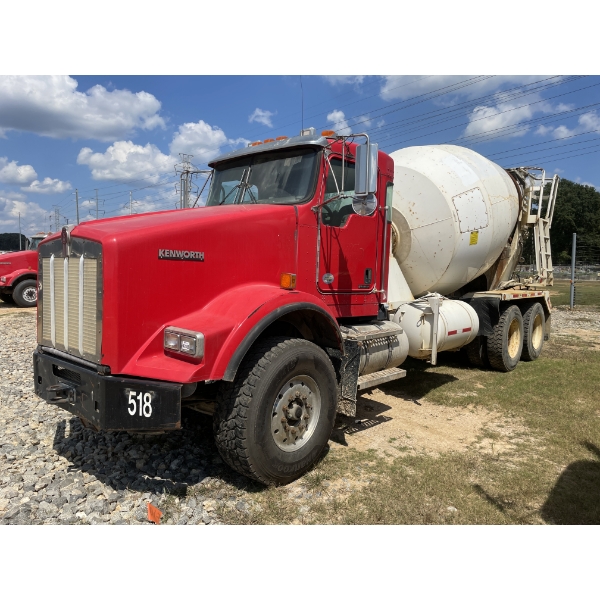 2018 KENWORTH T800 Concrete Mixer / Pump Truck