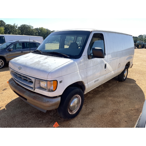 2001 FORD E250 Cargo Van
