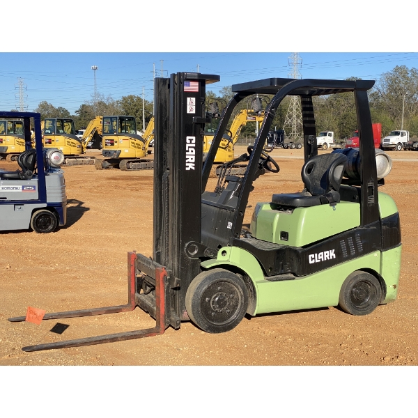 CLARK C25CL Forklift - Mast