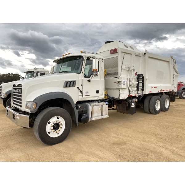 2022 MACK GR64F Garbage / Sanitation Truck