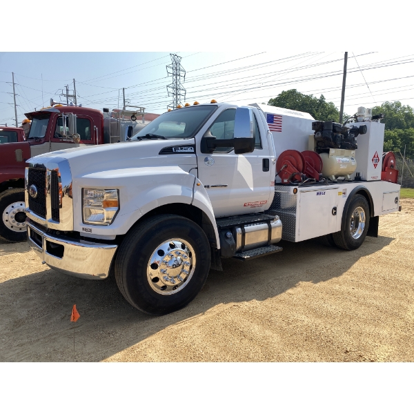 2017 FORD F750 XL Fuel / Lube Truck