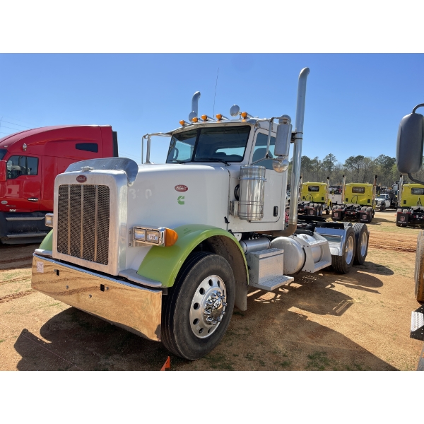2012 PETERBILT 367 Day Cab Truck