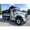 Image 4 : 2022 MACK GR64F Dump Truck
