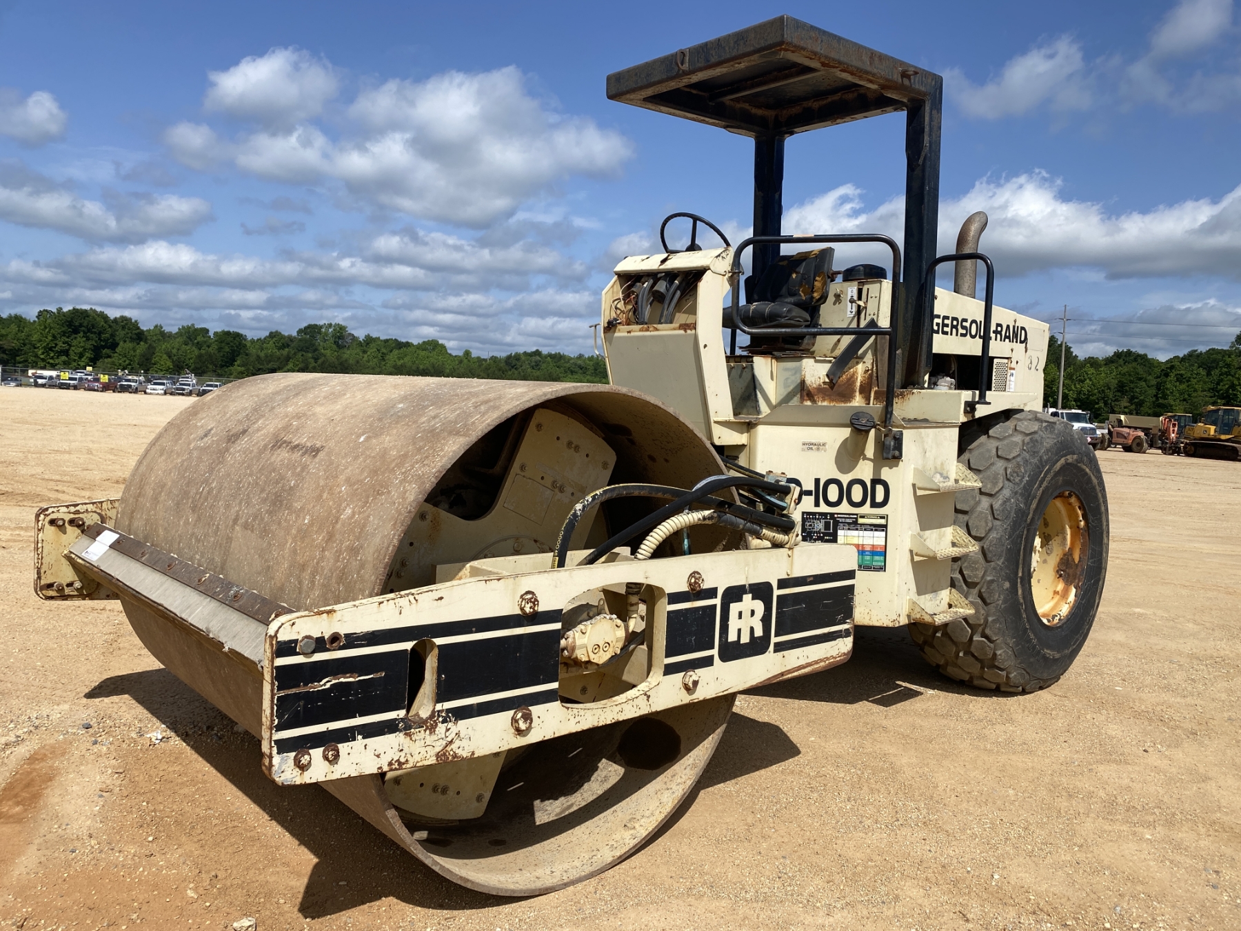 I R Roller 1993 INGERSOLL RAND SD-100D Roller - J.M. Wood Auction Company, Inc.