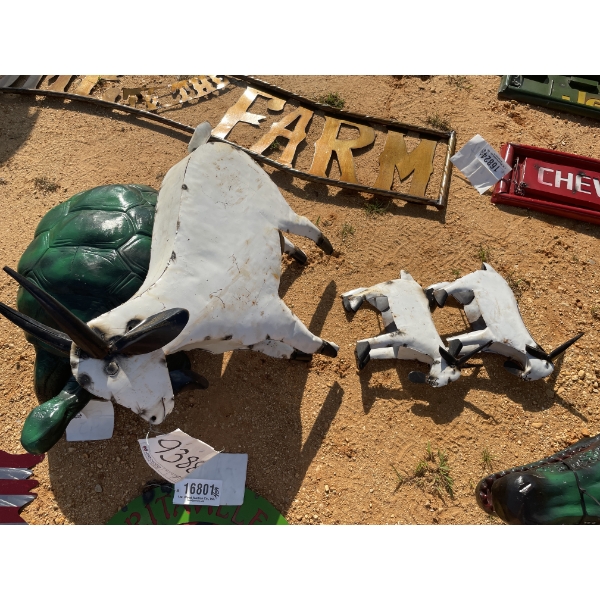 METAL GOAT FAMILY (3 PIECES)
