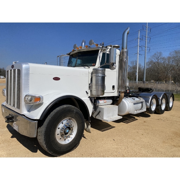 2014 PETERBILT 389 Day Cab Truck