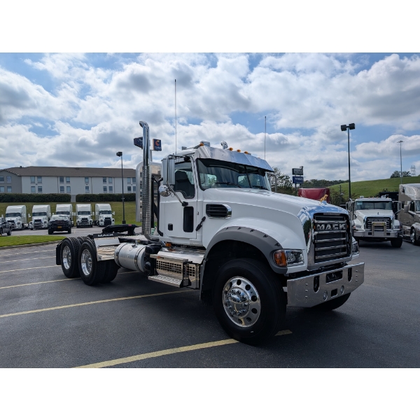 2025 MACK GR64FT Day Cab Truck