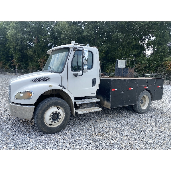 2004 FREIGHTLINER M2 Service / Mechanic Truck