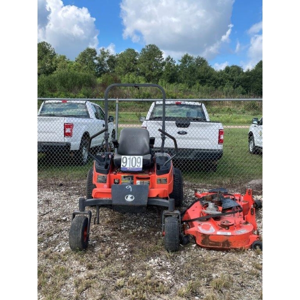 KUBOTA ZERO TURN Lawn Mower