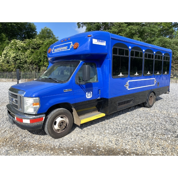 2017 FORD E450 Bus
