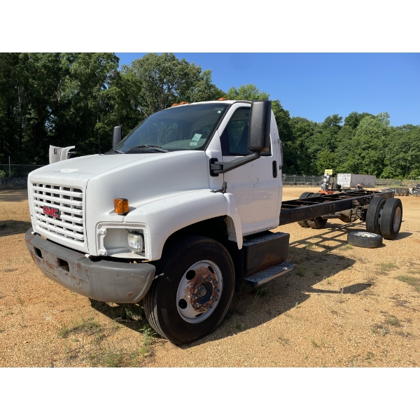 2004 GMC C7500 Cab and Chassis Truck