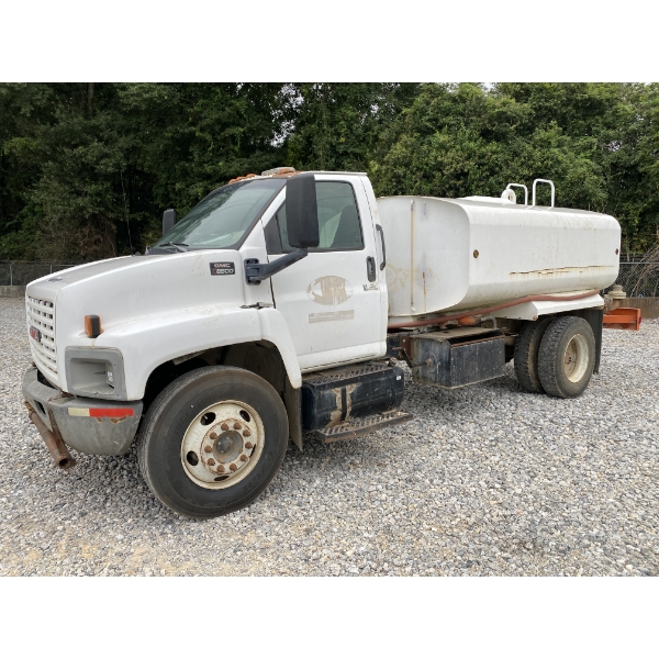 2007 GMC C6500 Water Truck