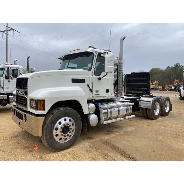 2025 MACK PI64T Day Cab Truck