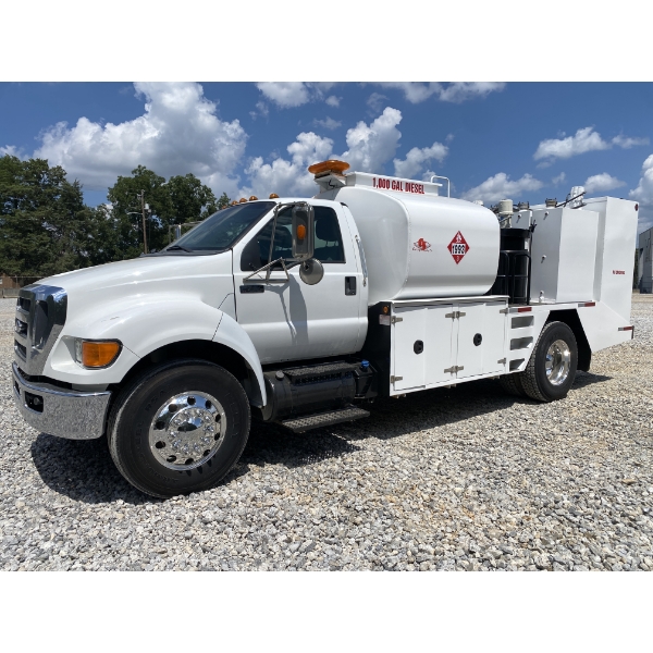 2012 FORD F750 XL Fuel / Lube Truck